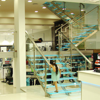 Escalera de Vidrio Rosso Deportes Cordoba